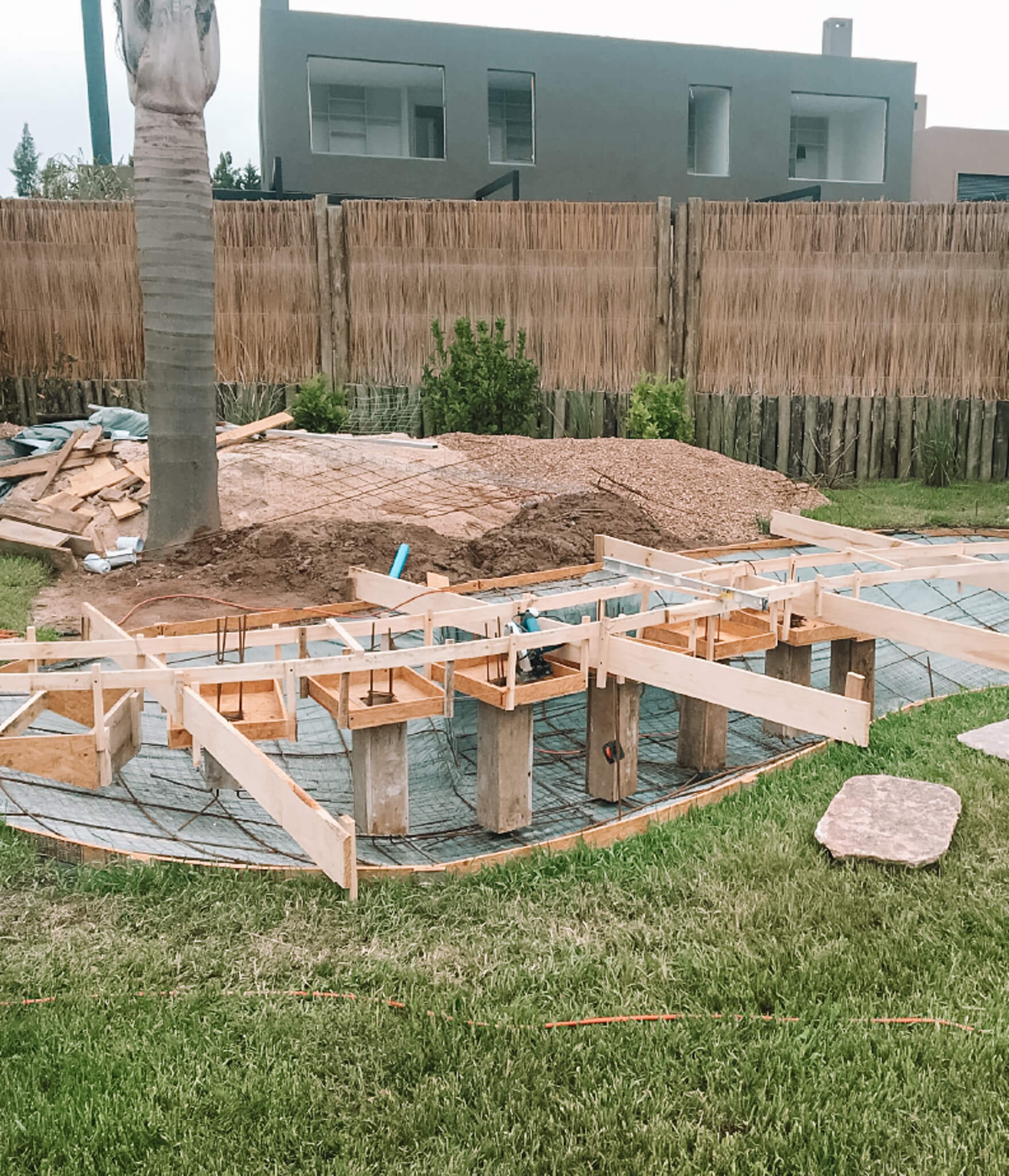 JARDIN CON ESTANQUE
