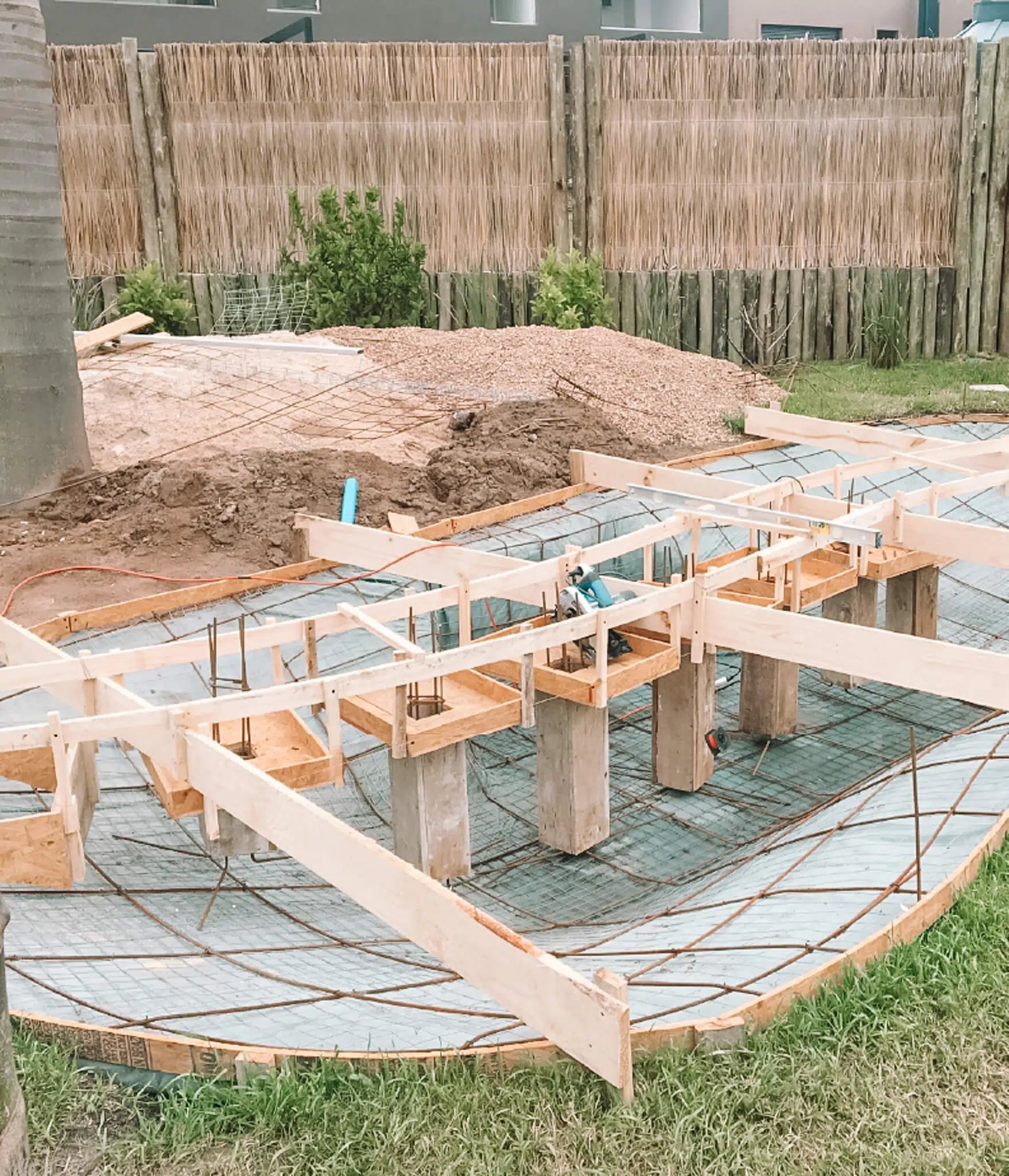 JARDIN CON ESTANQUE